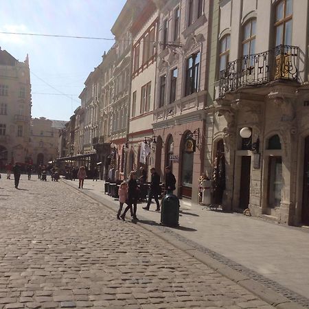 Apartments On Plocsha Rynok 40 Lviv Kültér fotó