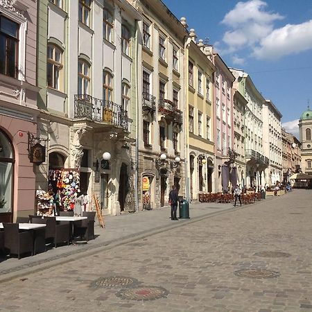 Apartments On Plocsha Rynok 40 Lviv Kültér fotó